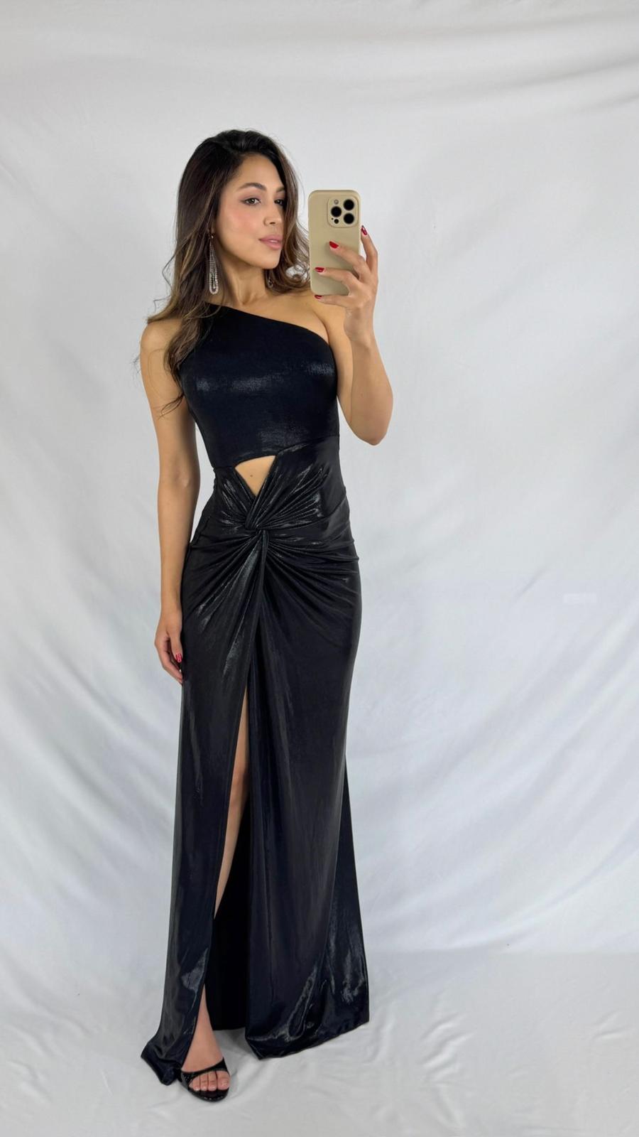 Elegant black glow-effect evening gown
